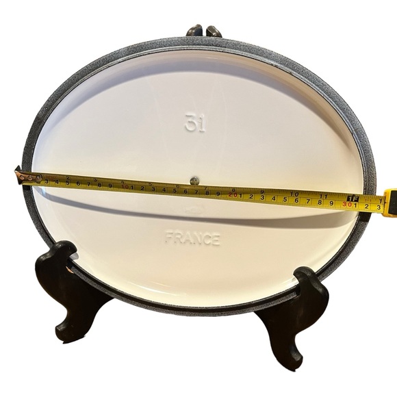 Lid Only-Le Creuset Dutch Oven (no. 31) (6.75 quart, off-white with silver knob) - Picture 4 of 6